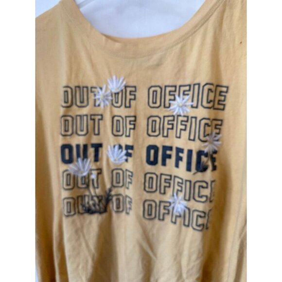 Abercrombie and Fitch women’s size large out of office T-shirt - Picture 4 of 9